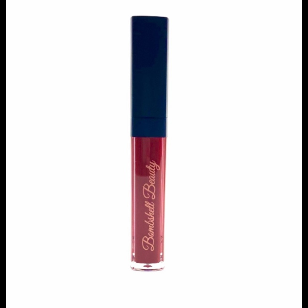 High Shine pigmented gloss with a rich tint of color for a long-lasting shine.